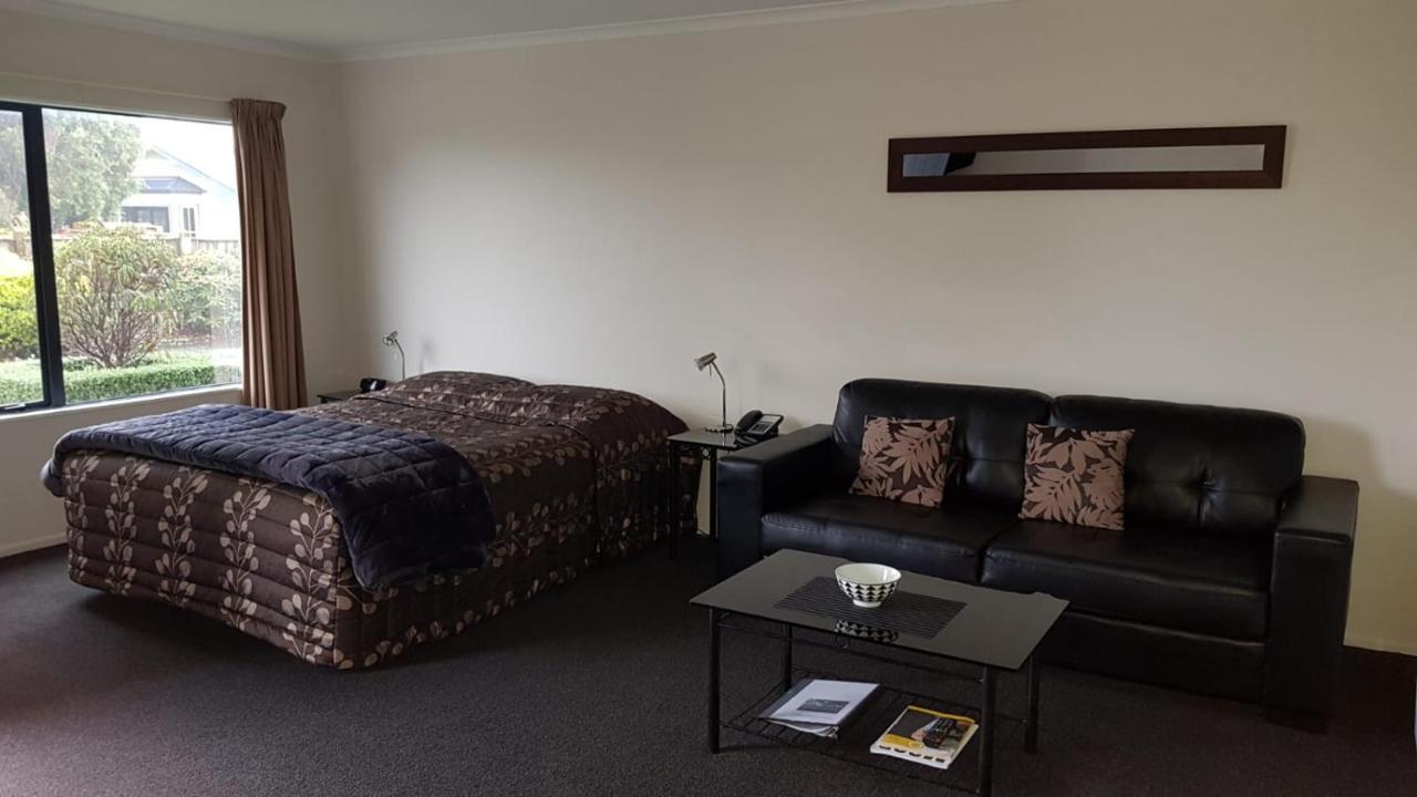 האוורה Tudor Lodge Motel מראה חיצוני תמונה