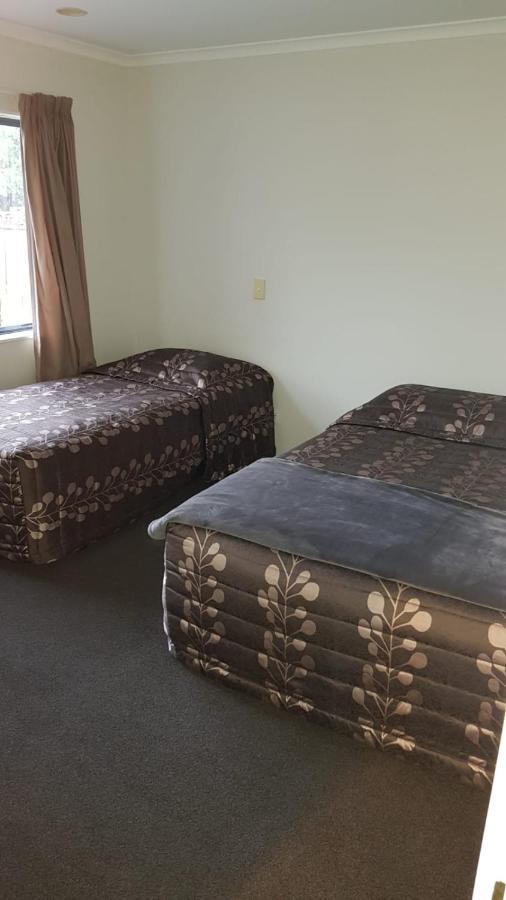 האוורה Tudor Lodge Motel מראה חיצוני תמונה