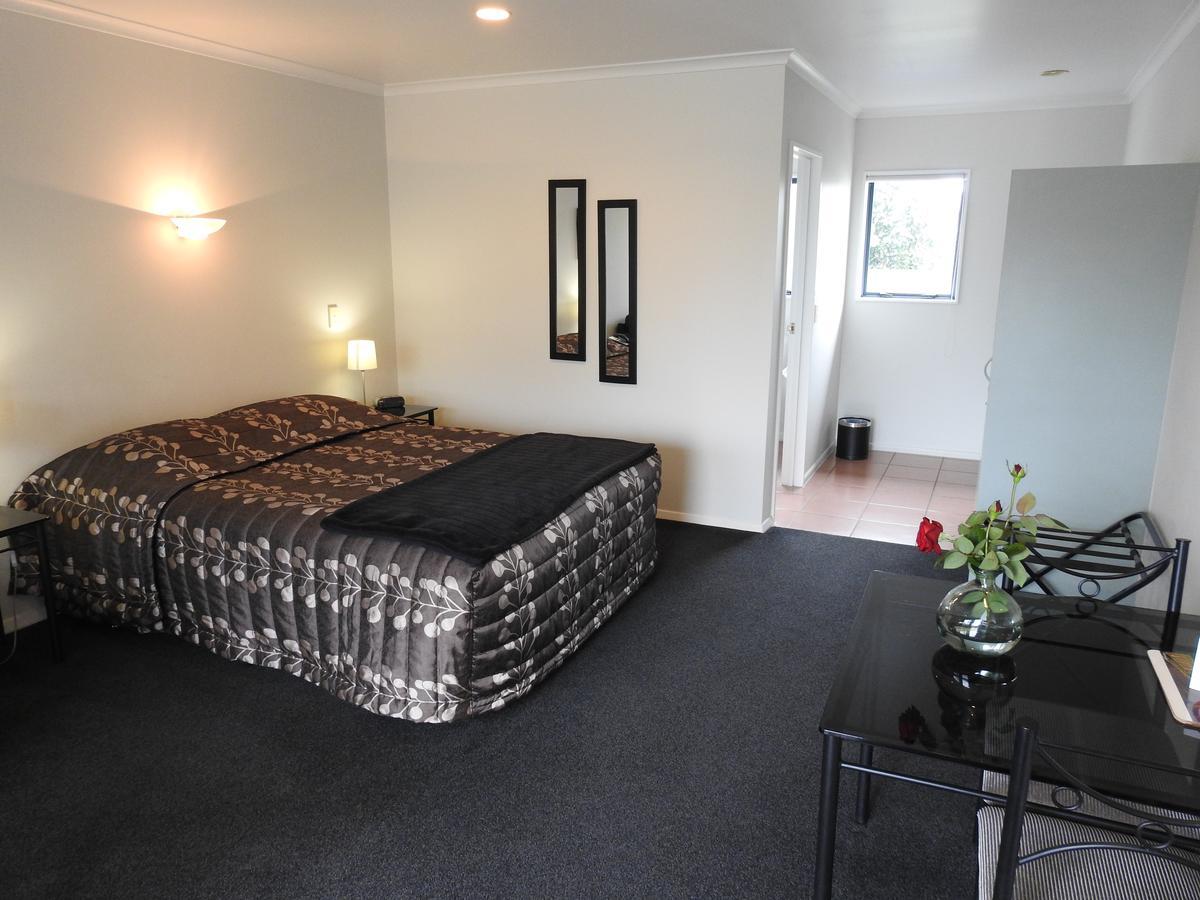 האוורה Tudor Lodge Motel מראה חיצוני תמונה