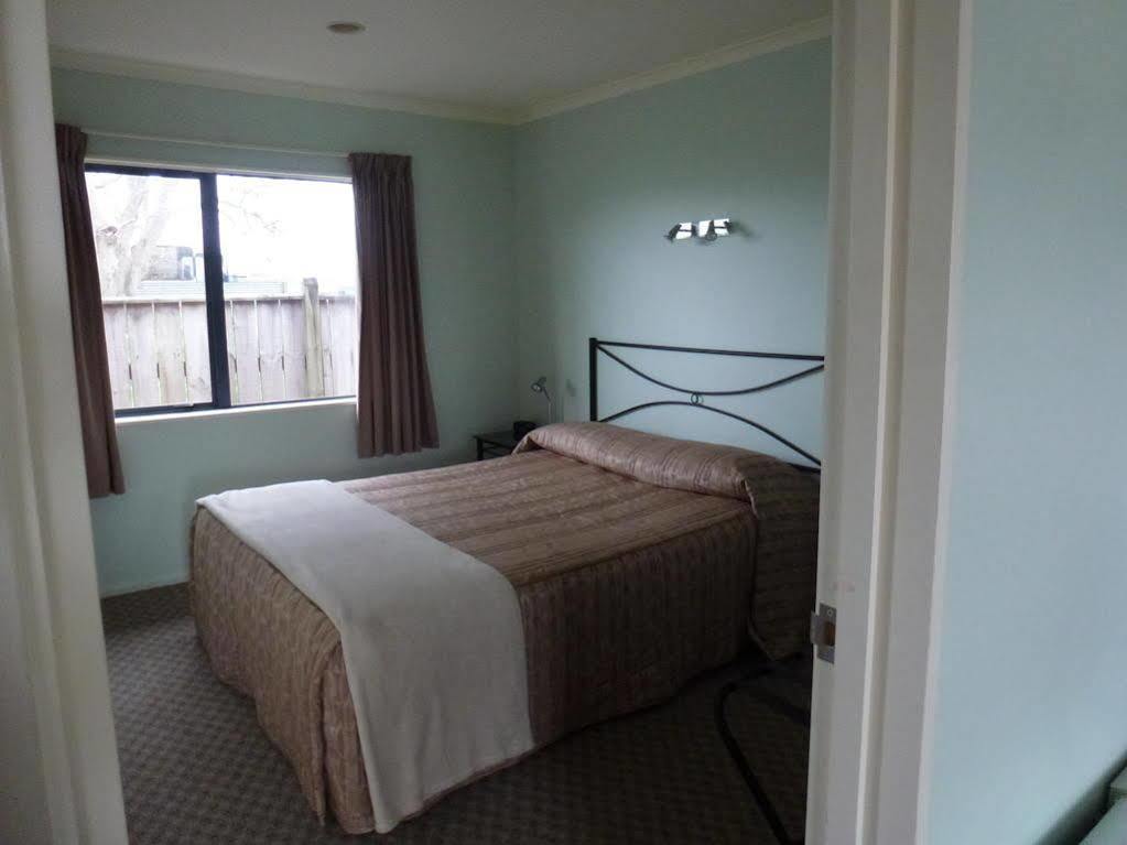 האוורה Tudor Lodge Motel מראה חיצוני תמונה